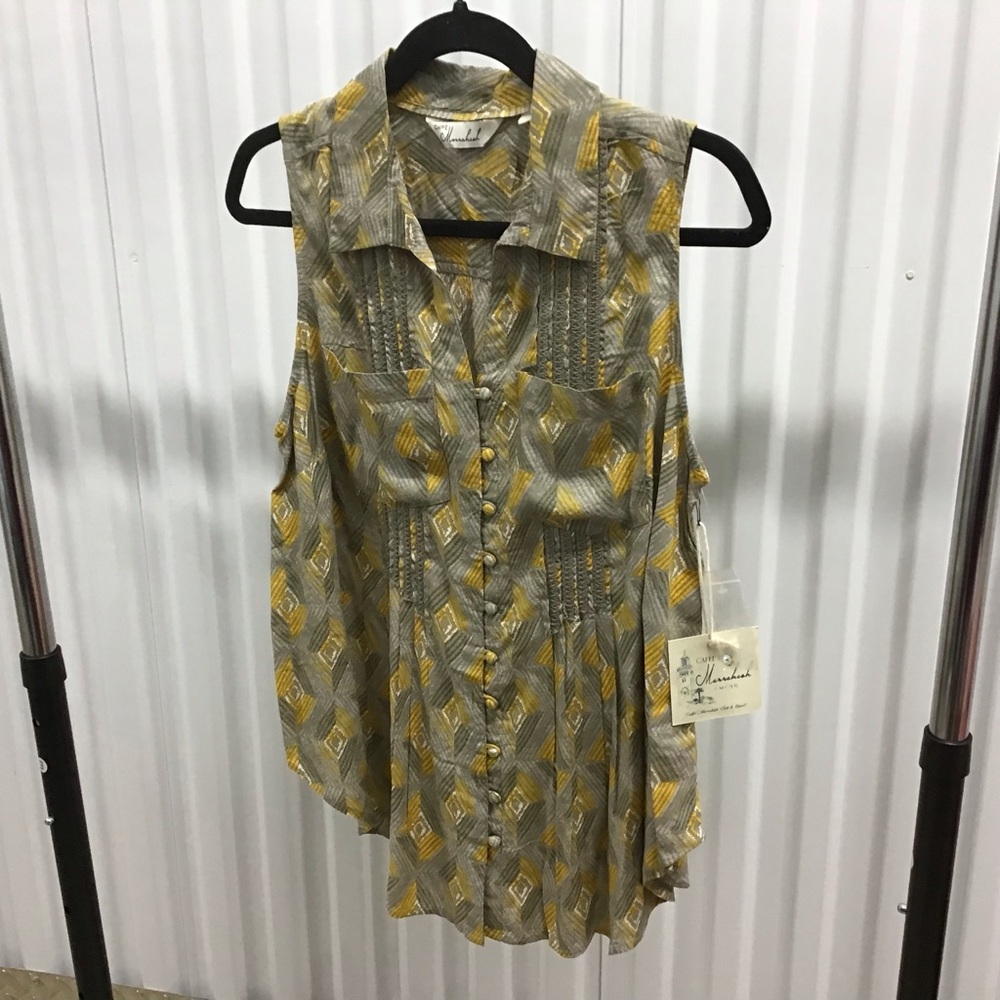 Caffe Marrakesh Yellow and Gray Sleeveless Button-Up Top